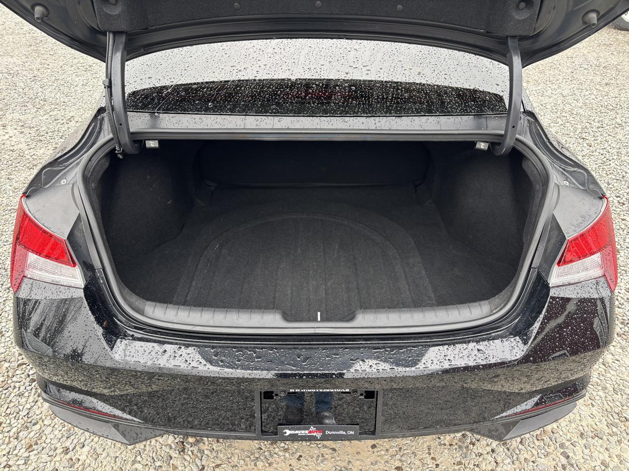 2022 Hyundai Elantra Preferred Photo