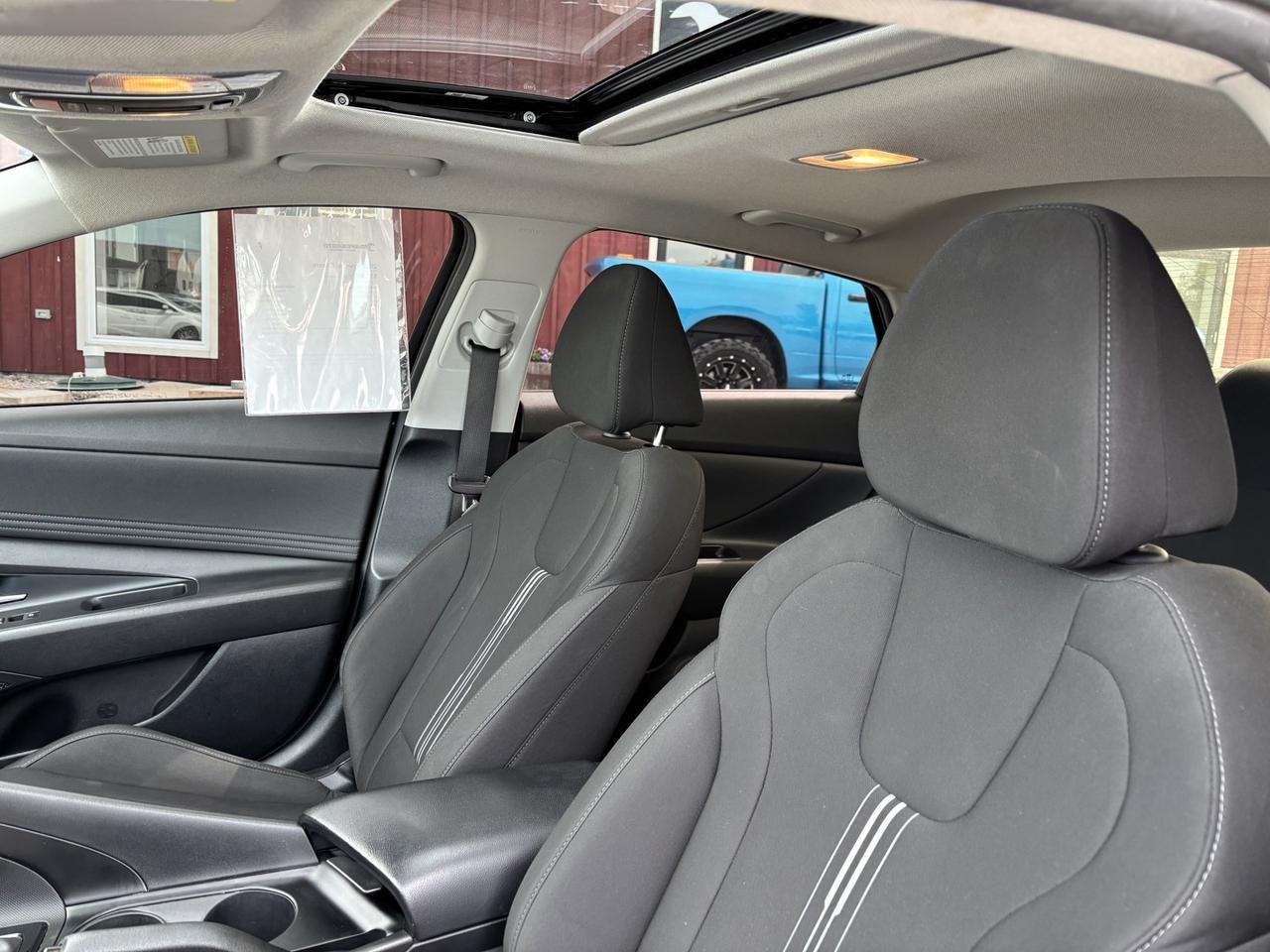2022 Hyundai Elantra Preferred Photo