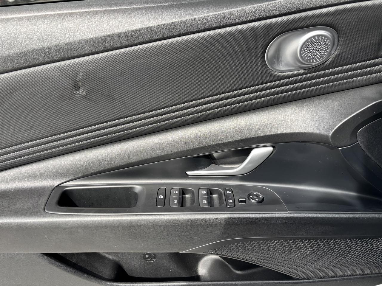 2022 Hyundai Elantra Preferred Photo