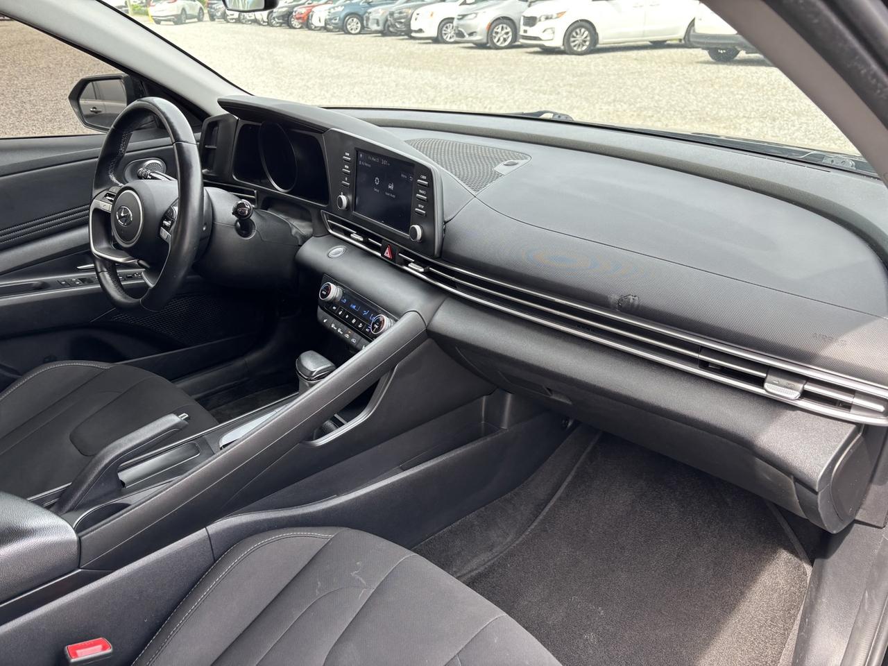 2022 Hyundai Elantra Preferred Photo