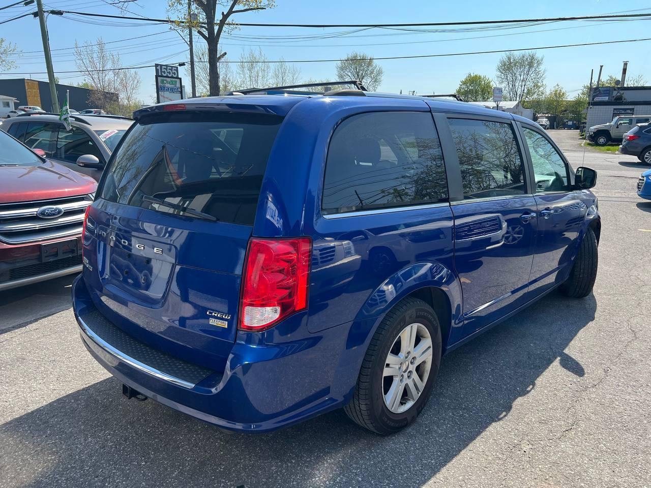 2018 Dodge Grand Caravan Crew Photo