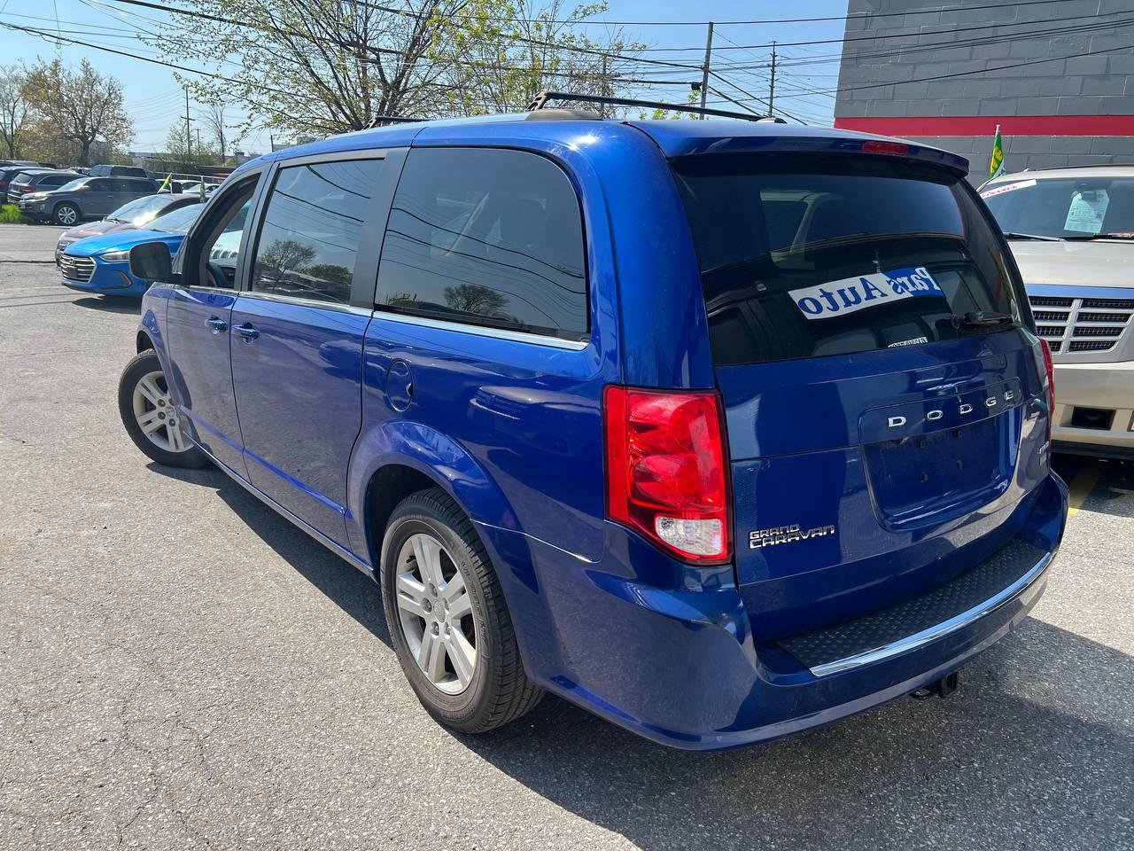 2018 Dodge Grand Caravan Crew Photo