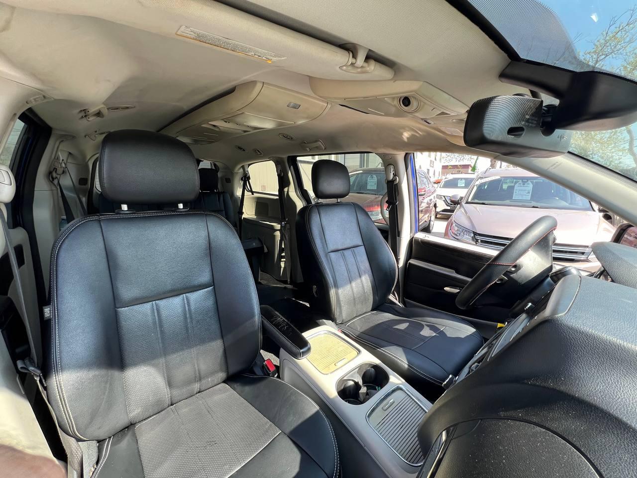 2018 Dodge Grand Caravan Crew Photo