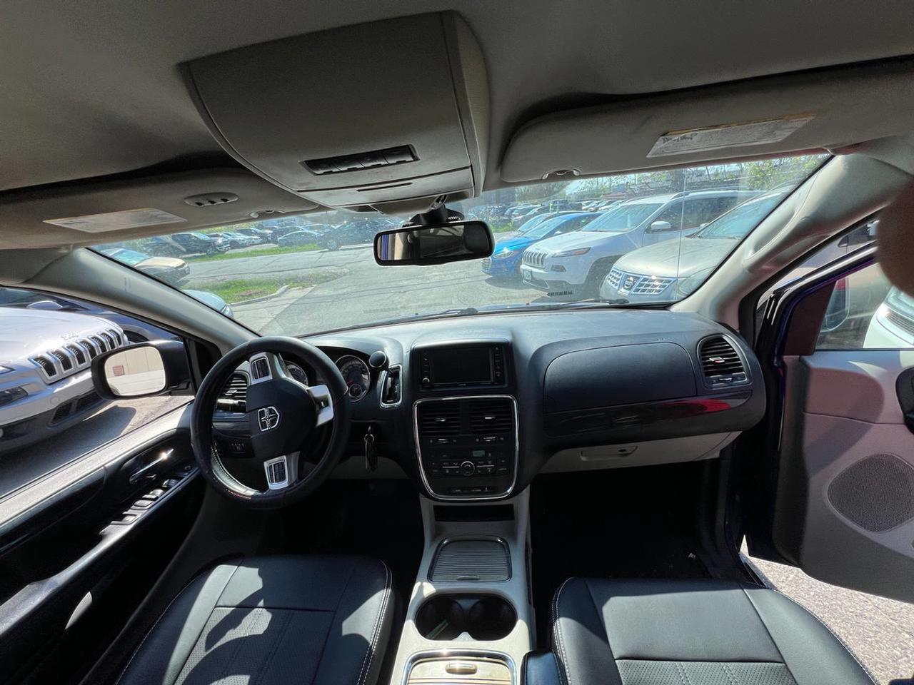 2018 Dodge Grand Caravan Crew Photo