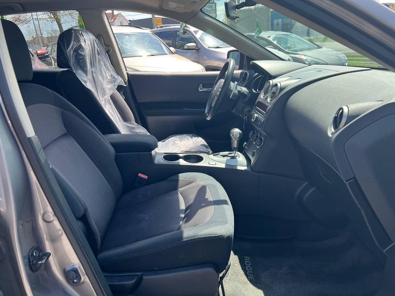 2010 Nissan Rogue  Photo
