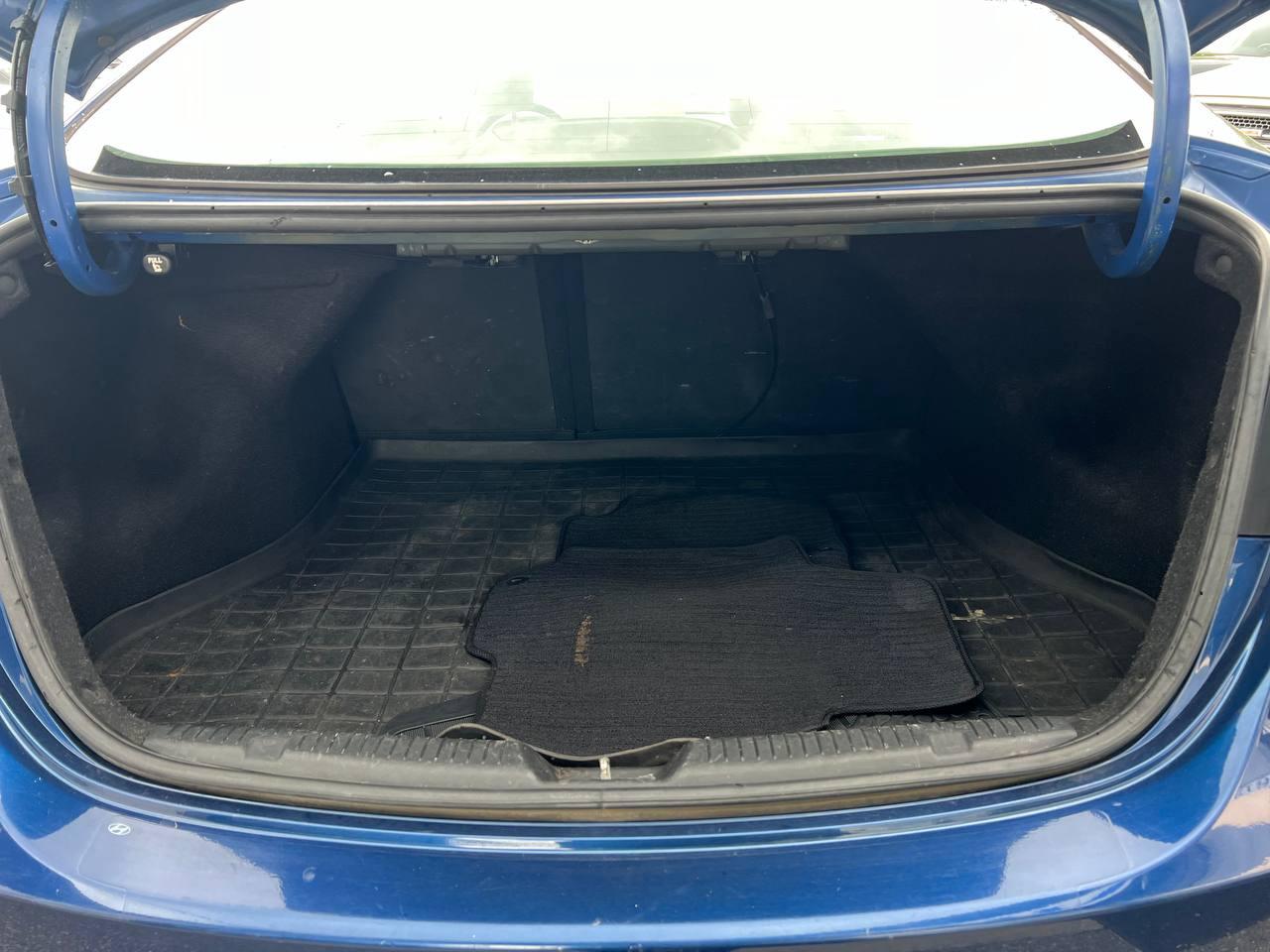 2016 Hyundai Elantra Limited Photo