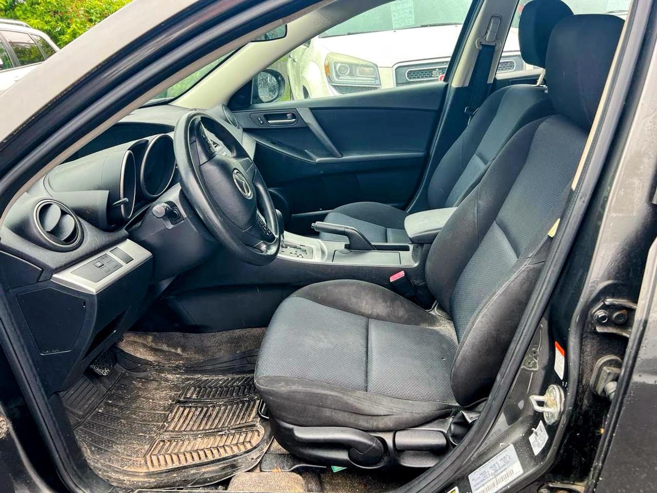 2011 Mazda MAZDA3 i Touring Photo