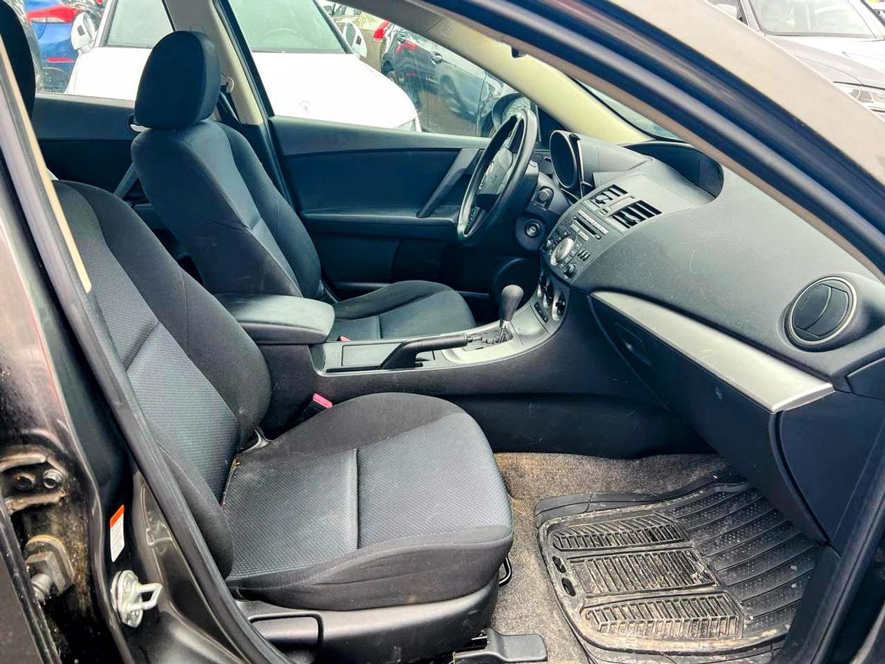 2011 Mazda MAZDA3 i Touring Photo