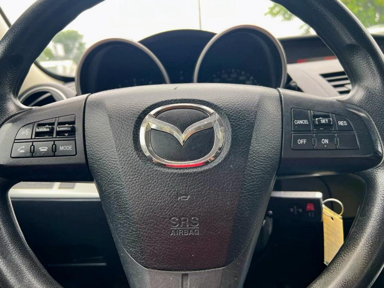 2011 Mazda MAZDA3 i Touring Photo