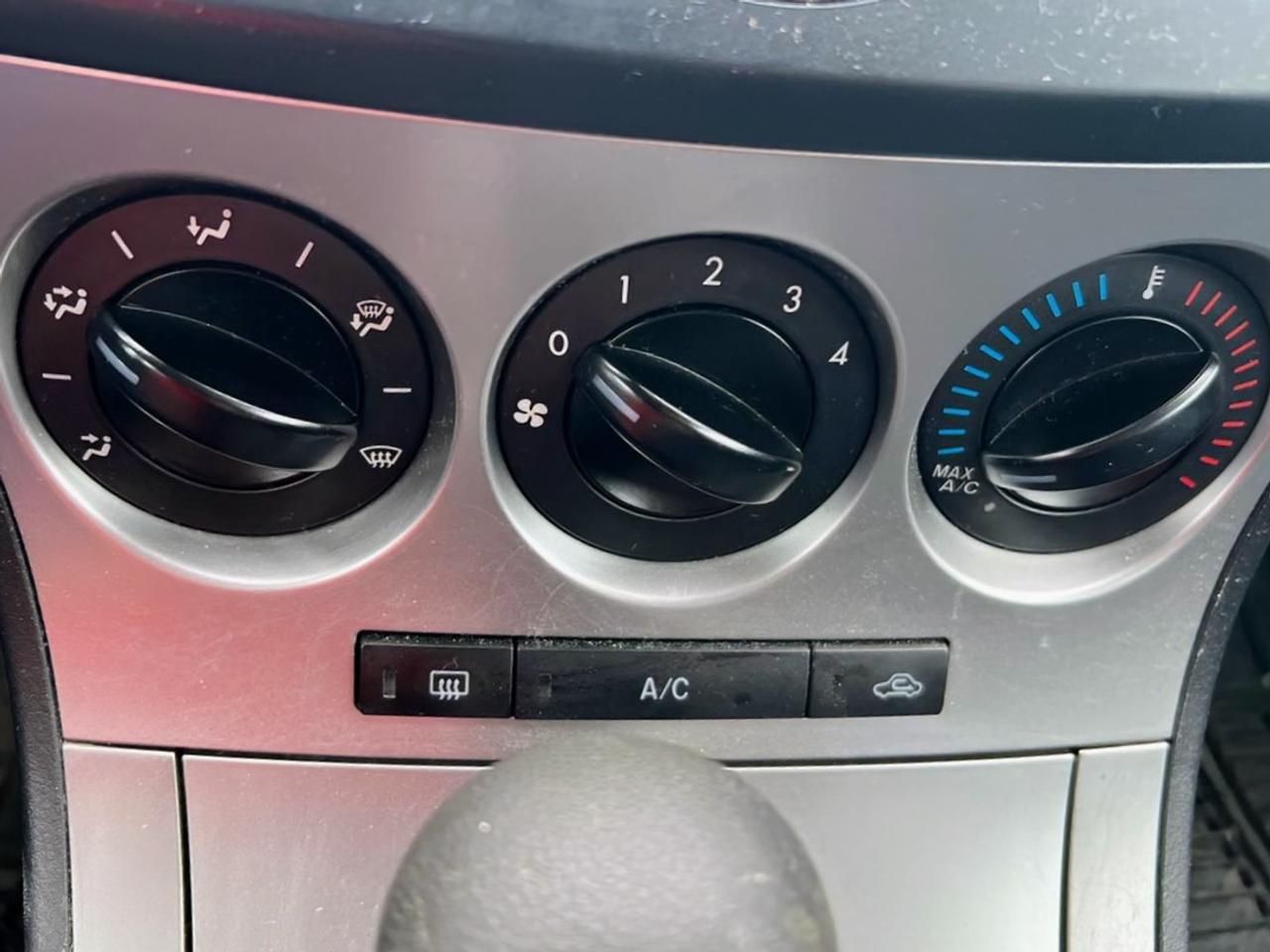 2011 Mazda MAZDA3 i Touring Photo