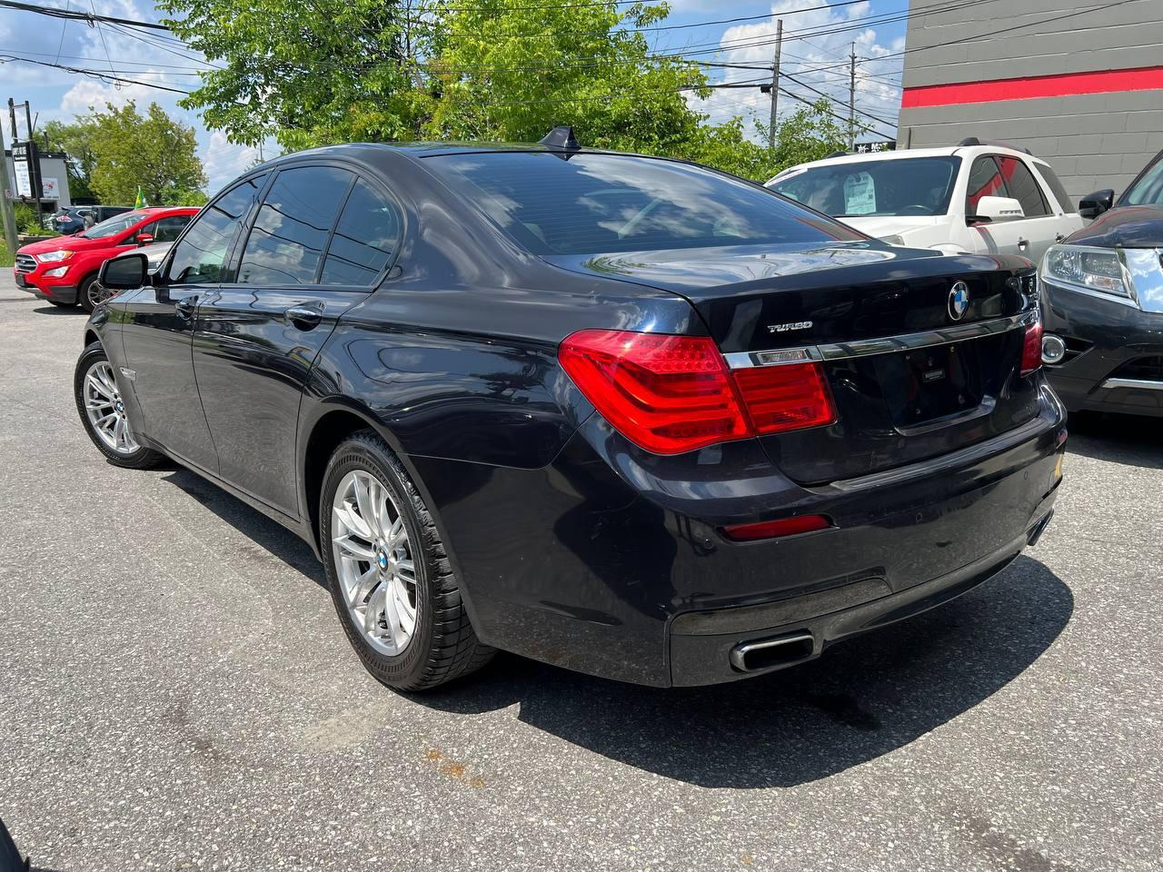 2012 BMW 7-Series 750i xDrive Photo