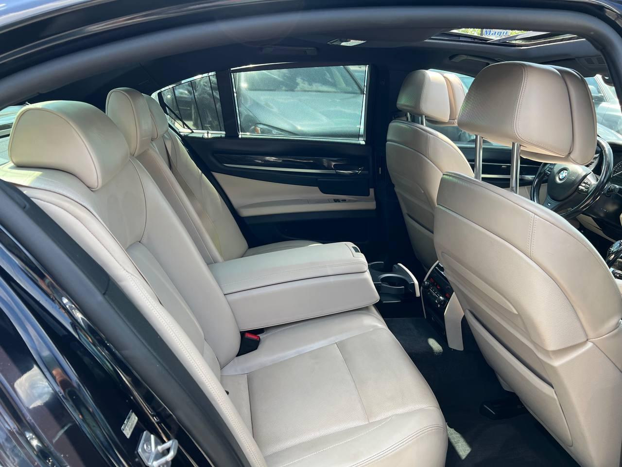 2012 BMW 7-Series 750i xDrive Photo