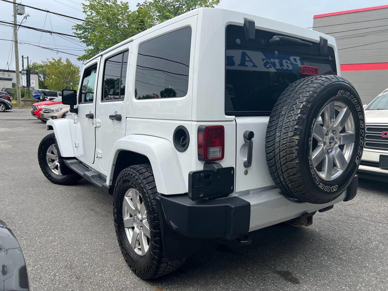 2012 Jeep Wrangler Sahara Photo3