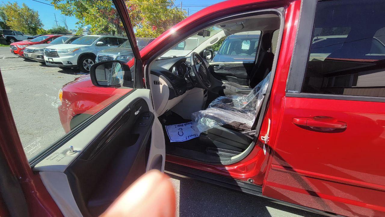 2014 Dodge Grand Caravan SE Photo