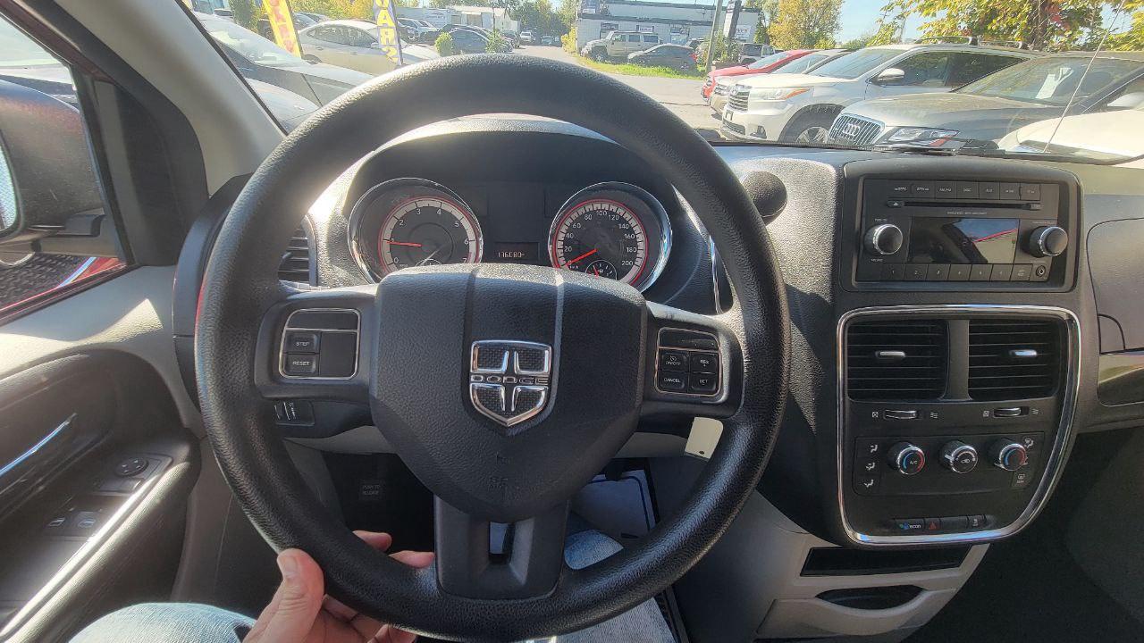 2014 Dodge Grand Caravan SE Photo