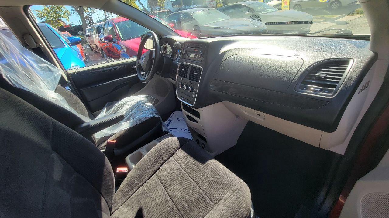 2014 Dodge Grand Caravan SE Photo