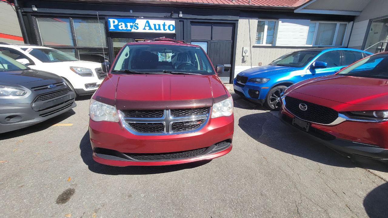2014 Dodge Grand Caravan SE Photo2