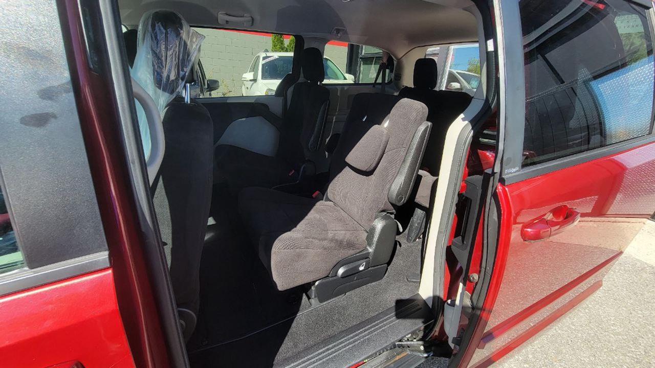2014 Dodge Grand Caravan SE Photo