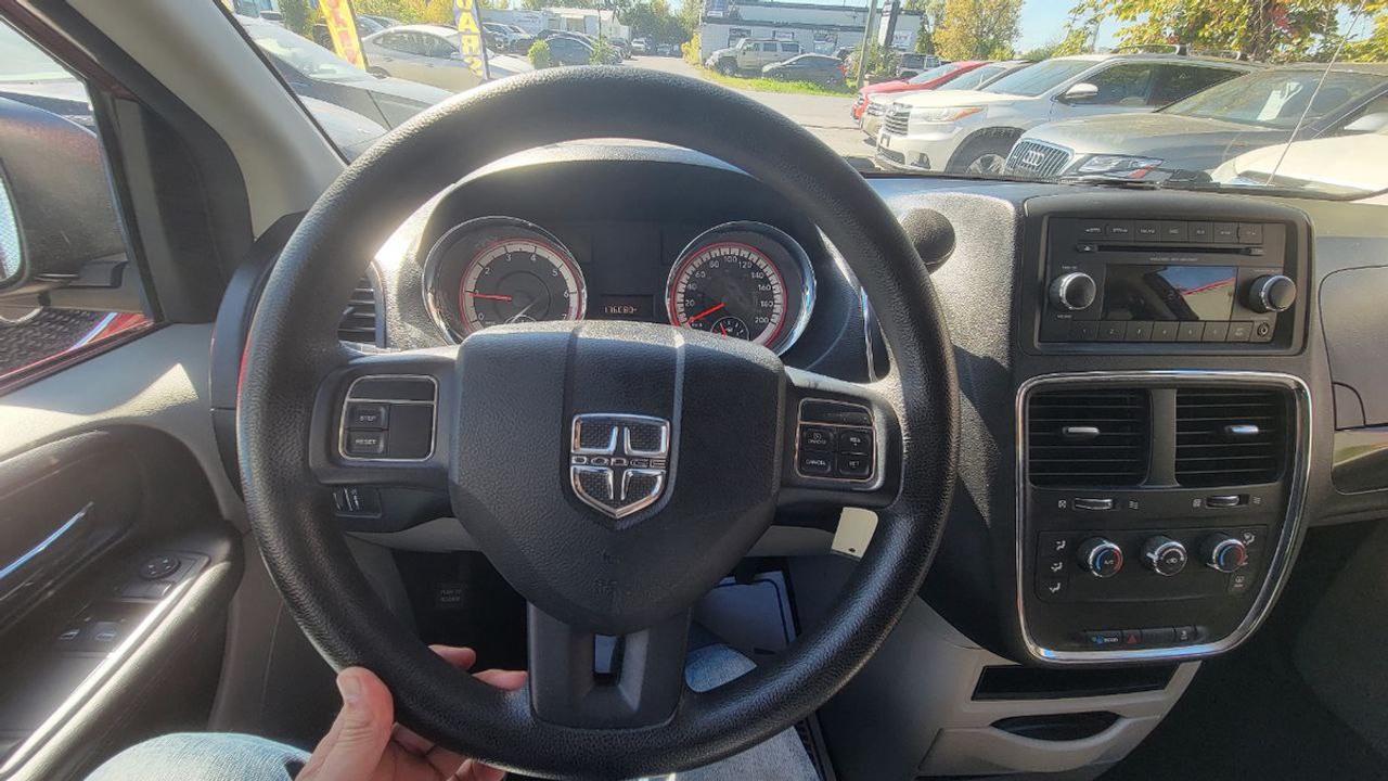 2014 Dodge Grand Caravan SE Photo