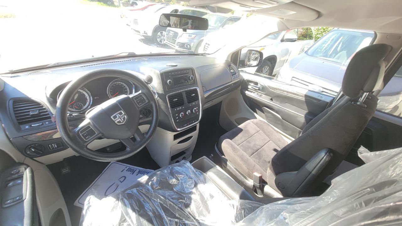 2014 Dodge Grand Caravan SE Photo