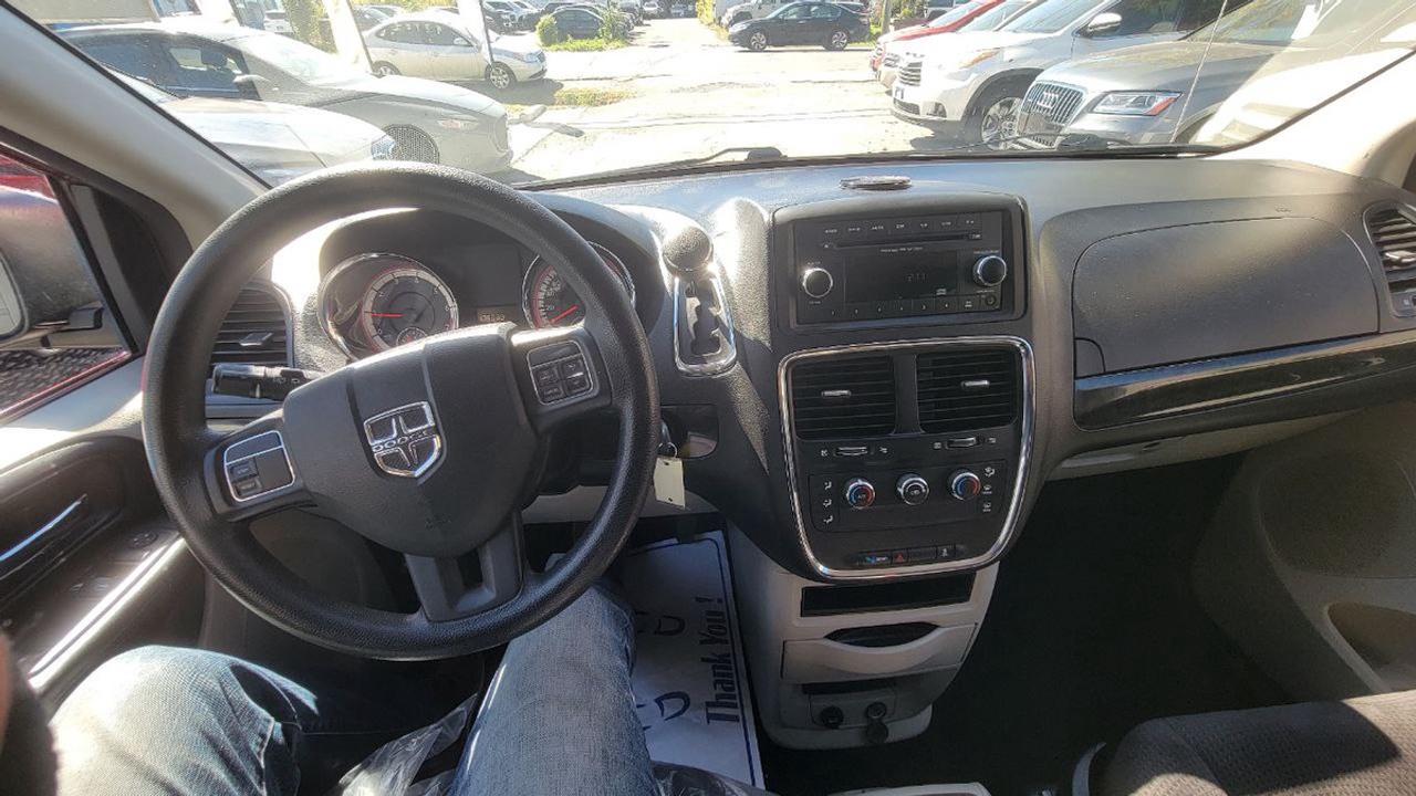 2014 Dodge Grand Caravan SE Photo