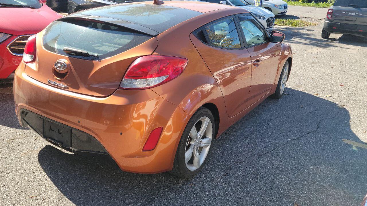 2014 Hyundai Veloster Base Photo
