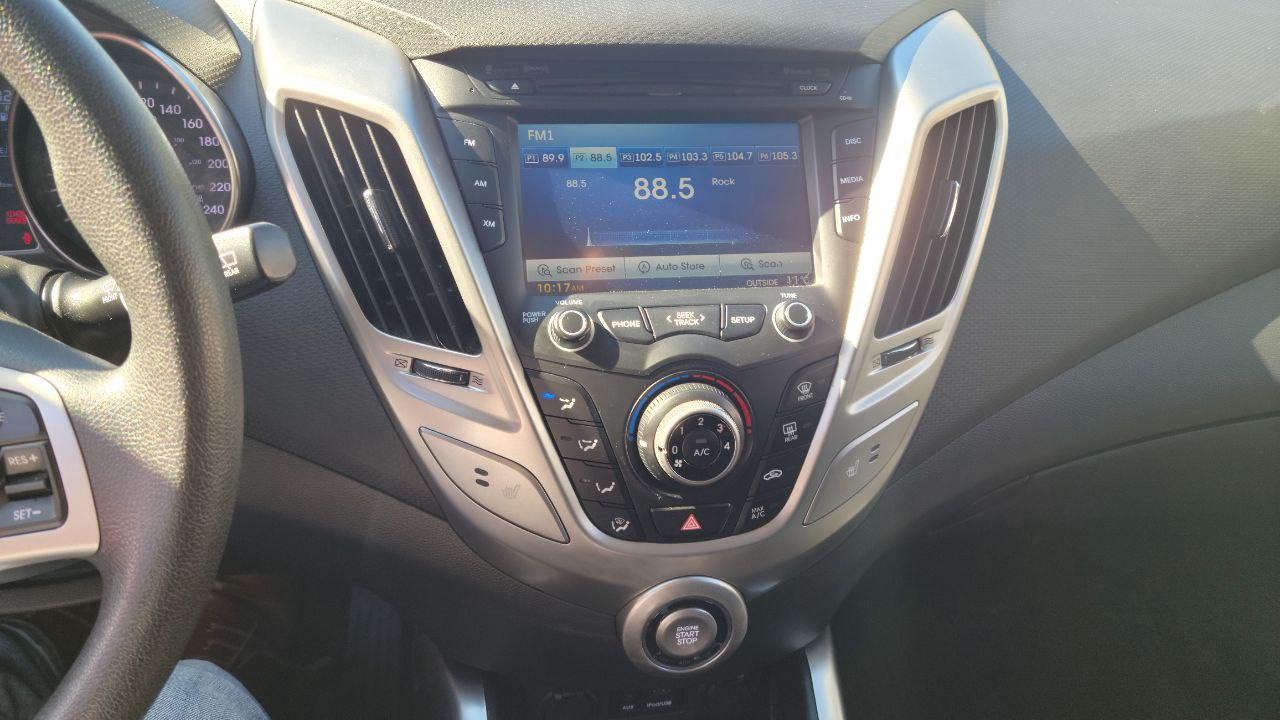 2014 Hyundai Veloster Base Photo