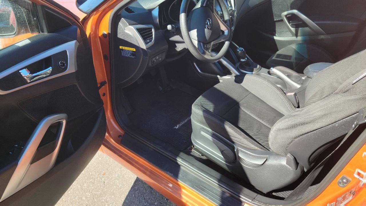 2014 Hyundai Veloster Base Photo