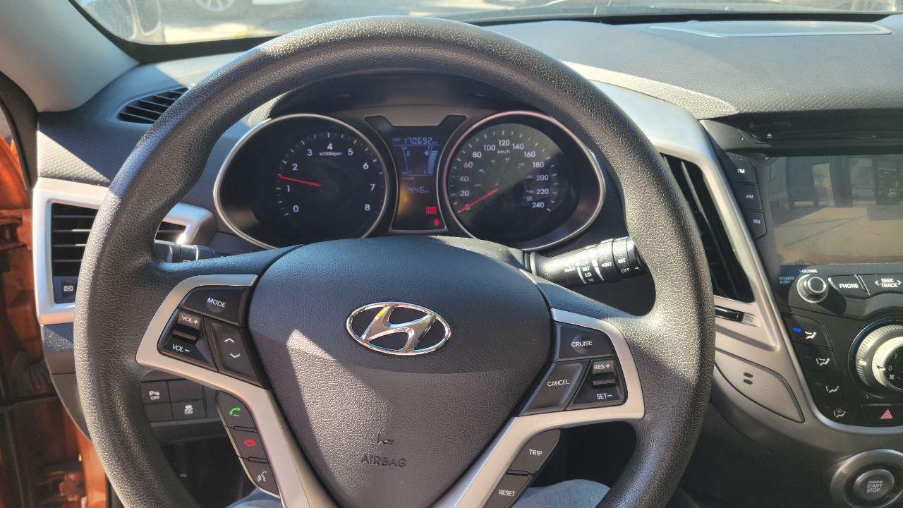 2014 Hyundai Veloster Base Photo