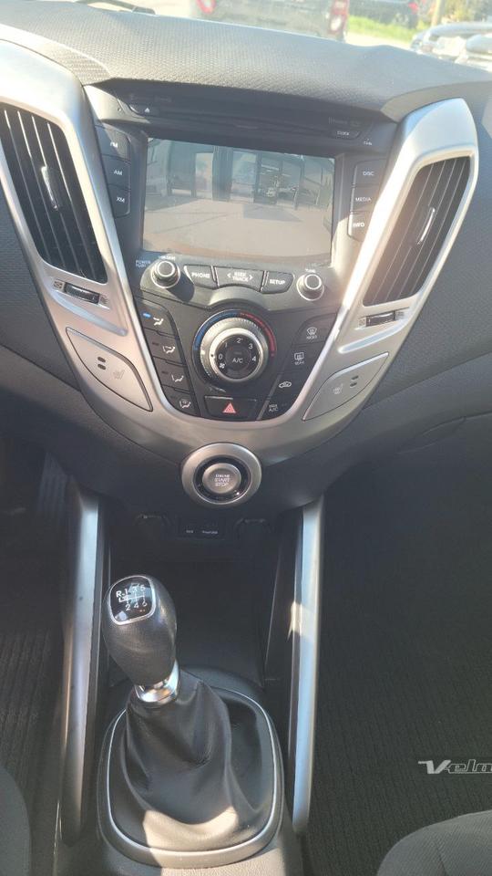 2014 Hyundai Veloster Base Photo