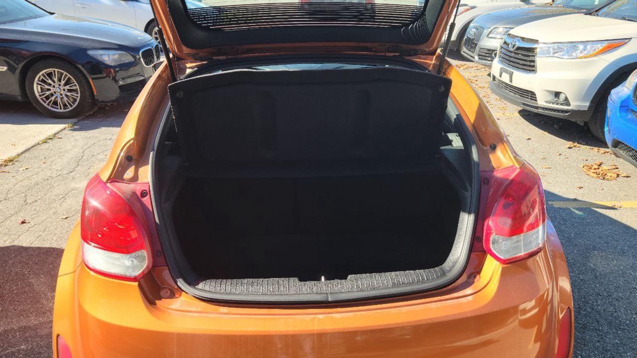 2014 Hyundai Veloster Base Photo