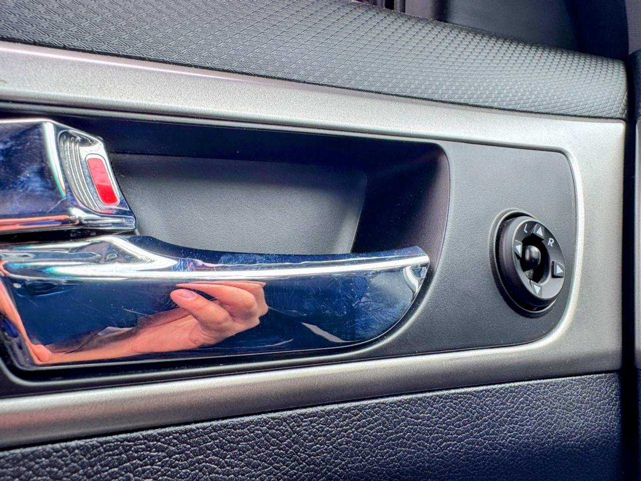 2014 Hyundai Veloster Base Photo