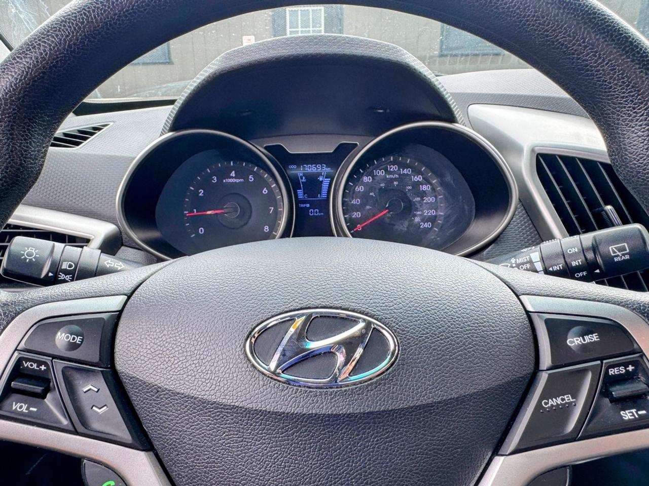 2014 Hyundai Veloster Base Photo