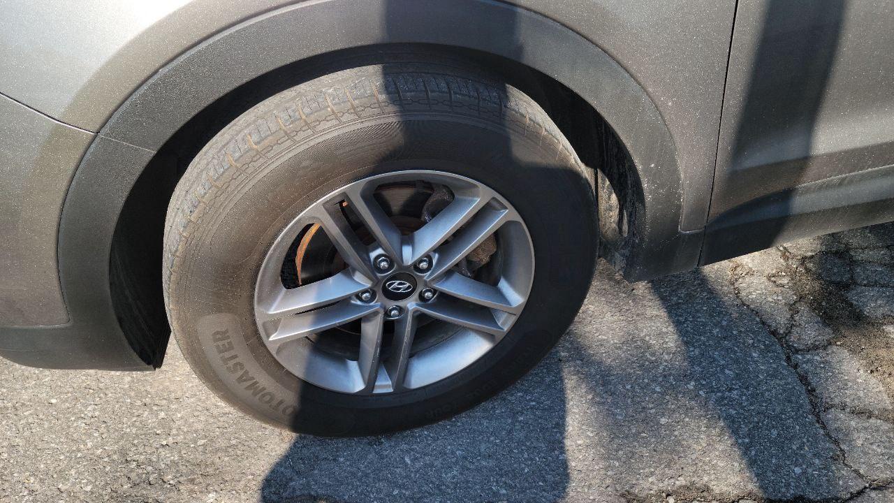 2014 Hyundai Santa Fe Sport GLS Photo2