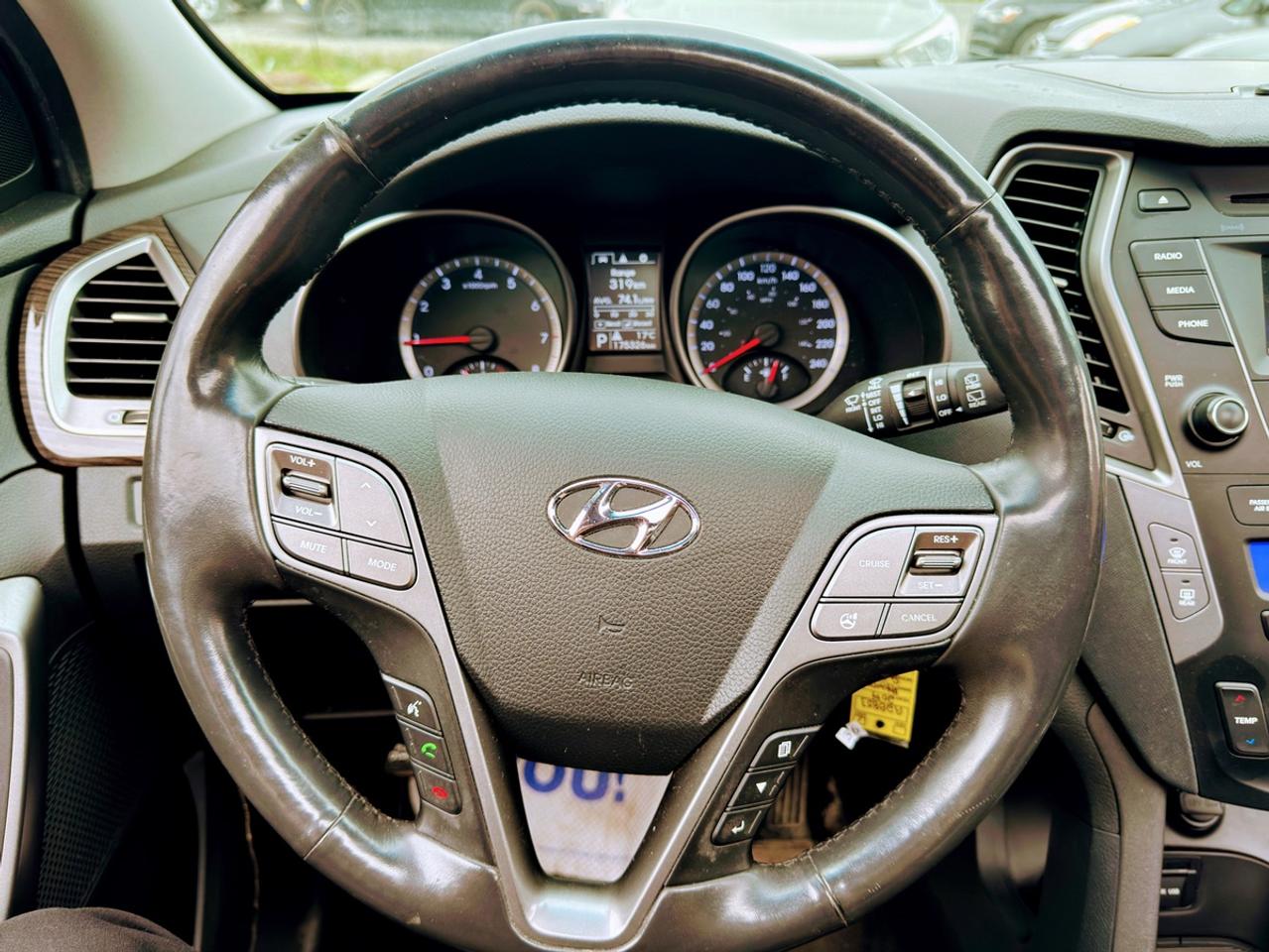 2014 Hyundai Santa Fe Sport GLS Photo