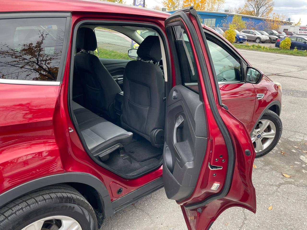 2014 Ford Escape SE Photo