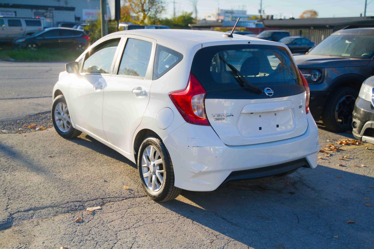 2017 Nissan Versa SV Photo