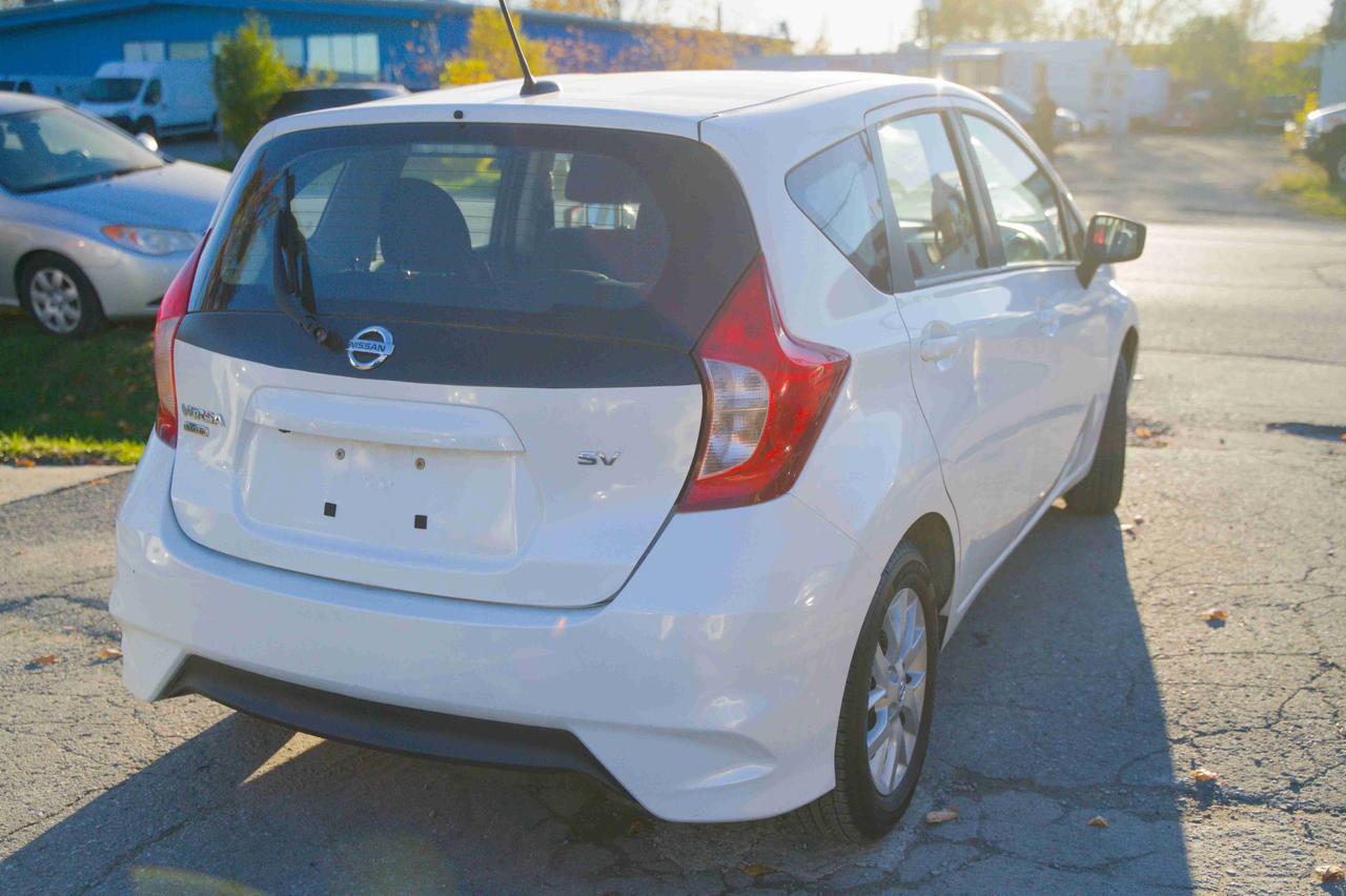 2017 Nissan Versa SV Photo