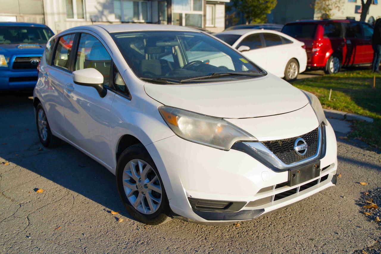 2017 Nissan Versa SV Photo