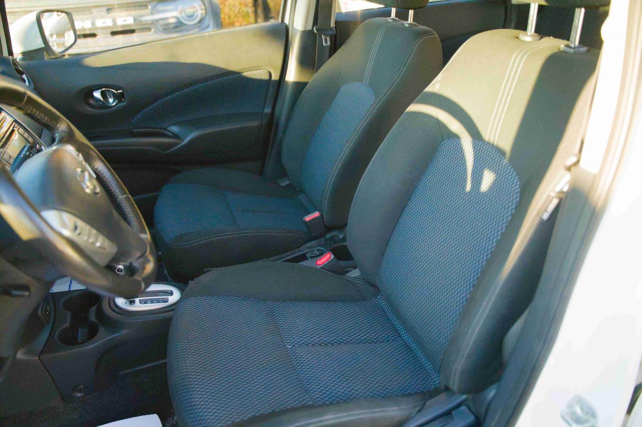 2017 Nissan Versa SV Photo