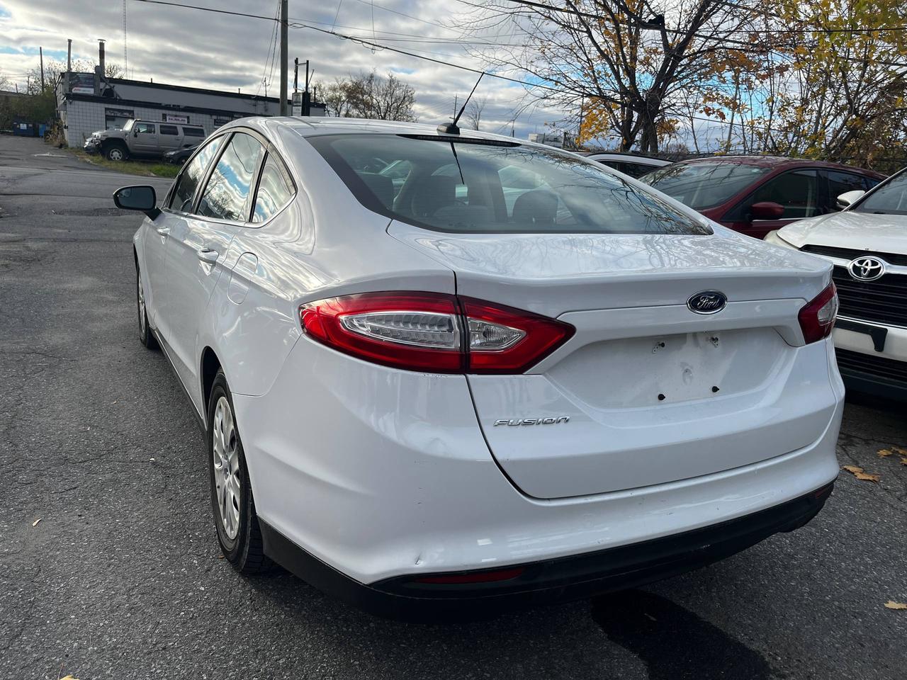 2013 Ford Fusion S Photo