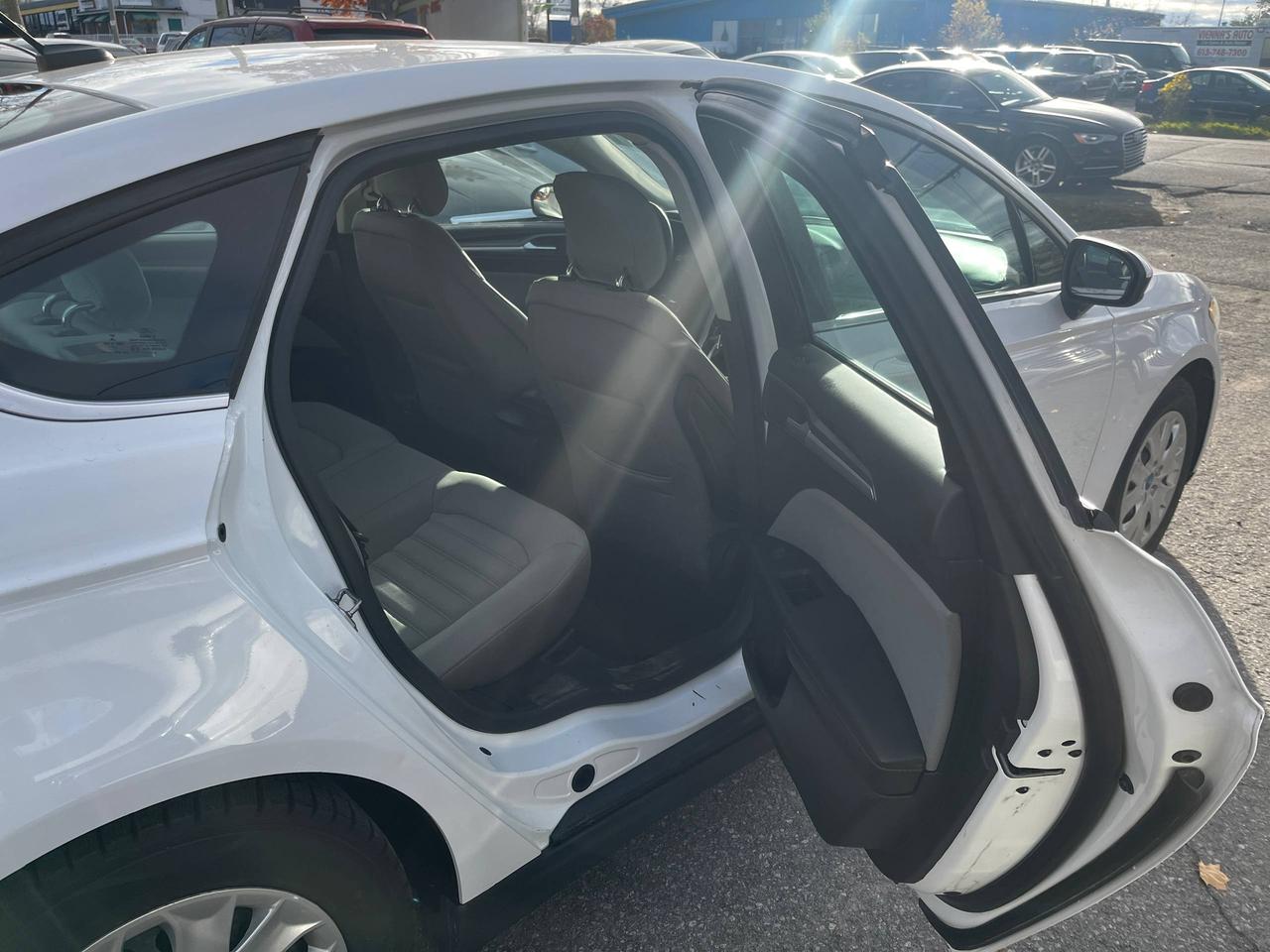 2013 Ford Fusion S Photo