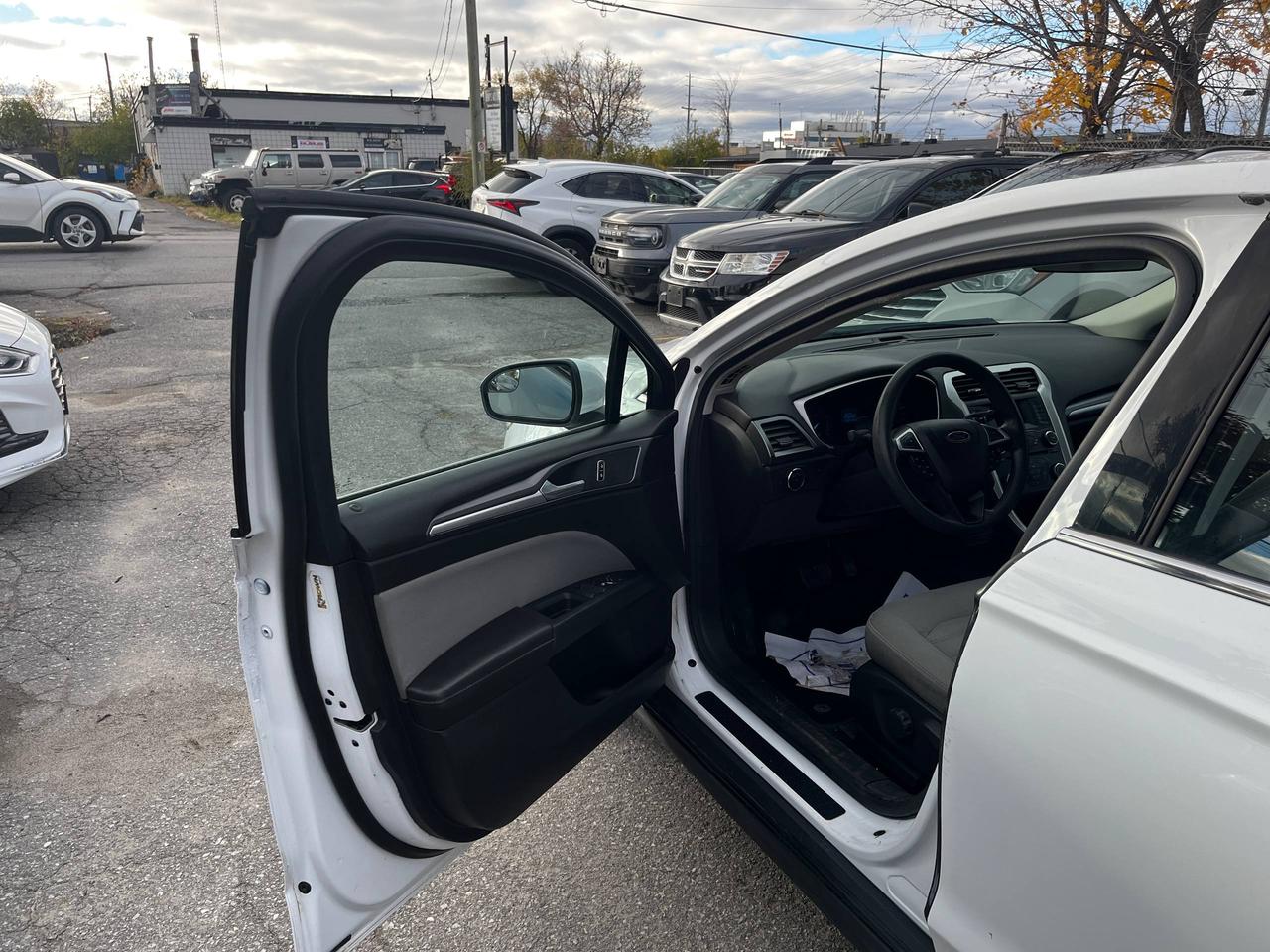 2013 Ford Fusion S Photo