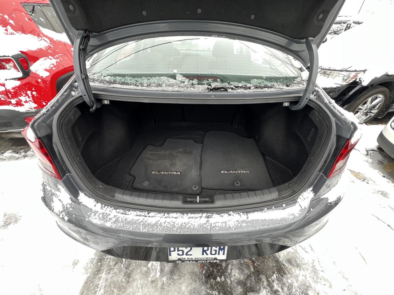 2019 Hyundai Elantra Limited Photo4