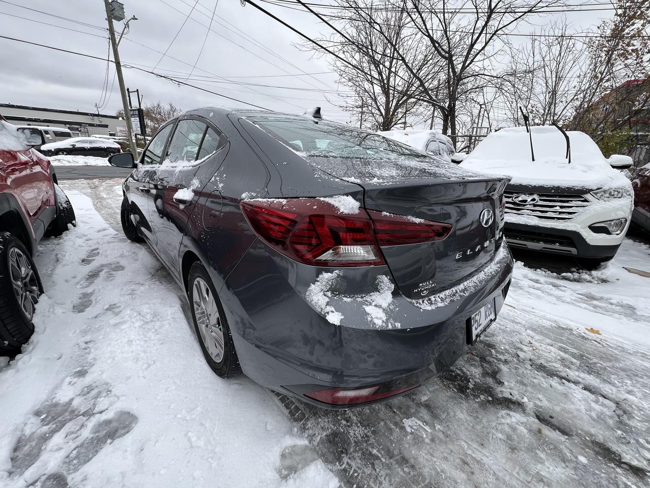 2019 Hyundai Elantra Limited Photo2