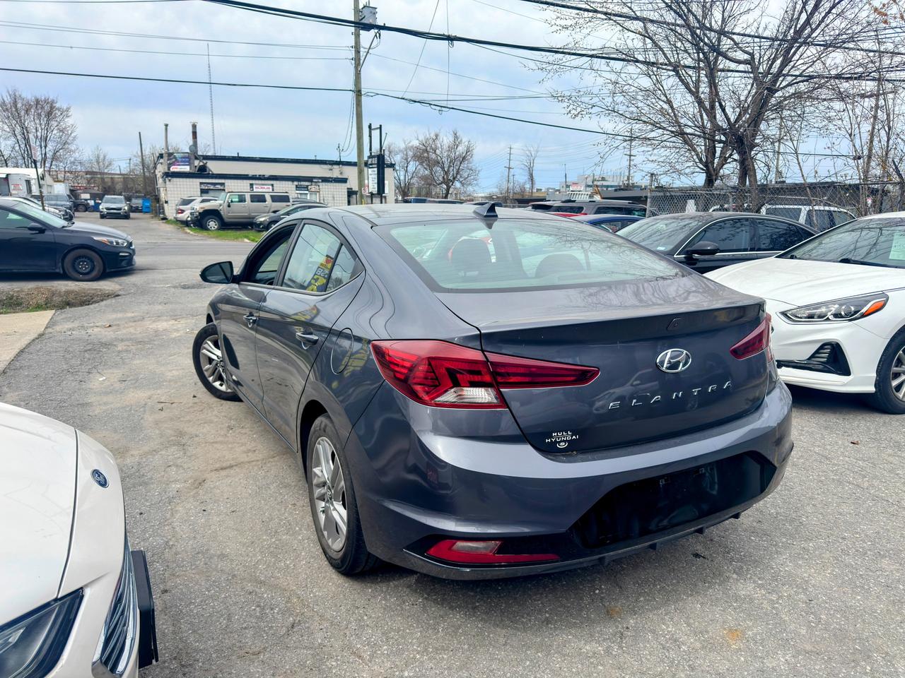 2019 Hyundai Elantra Limited Photo3