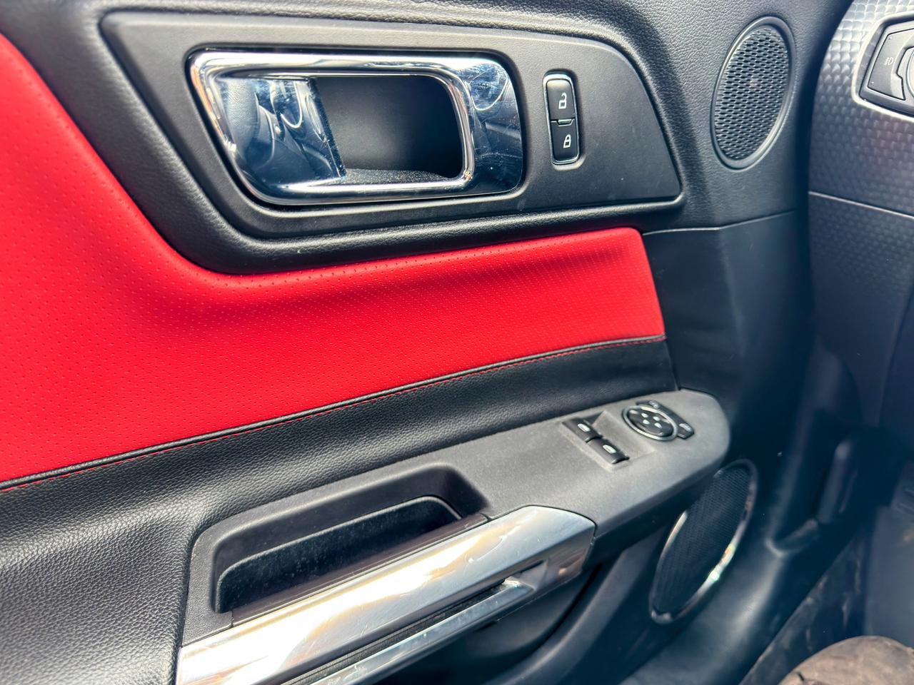 2015 Ford Mustang  Photo