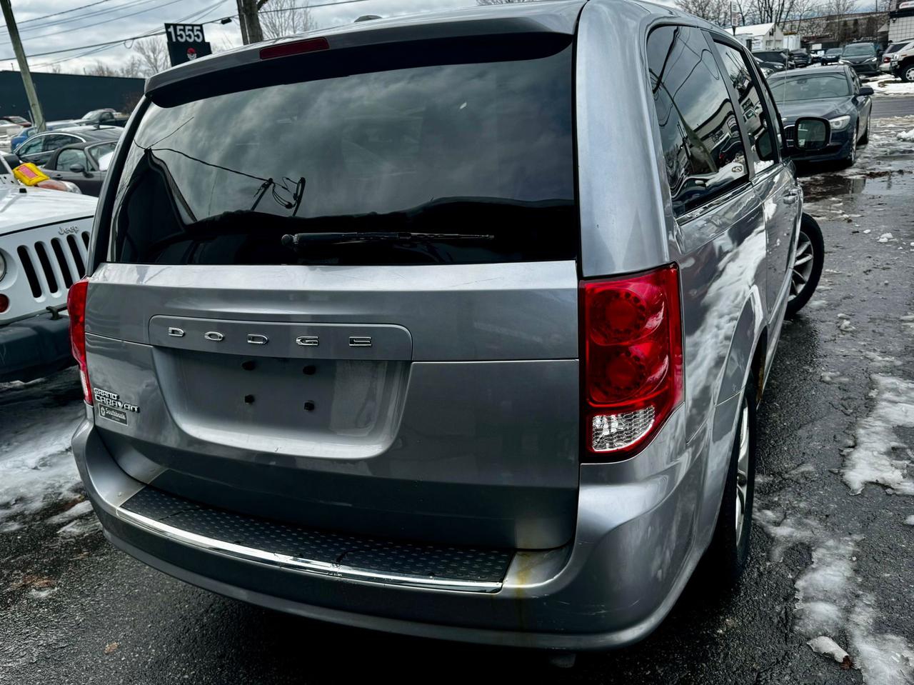 2014 Dodge Grand Caravan SE Photo