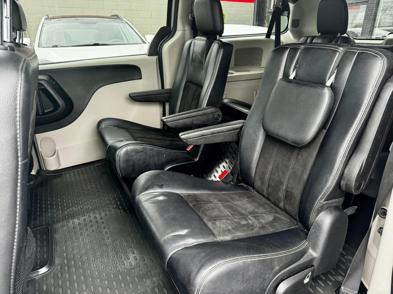 2014 Dodge Grand Caravan SE Photo