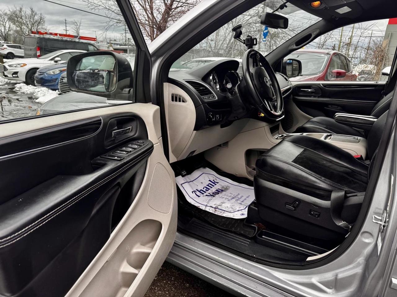 2014 Dodge Grand Caravan SE Photo